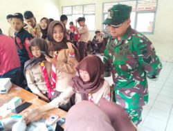 Babinsa Dampingi Skrining Kesehatan Siswa SMK I Selo, Wujud Sinergi TNI dan Tenaga Medis Jaga Generasi Sehat